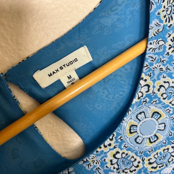 Max Studio Blue Print Sleeveless Dressy Blouse Medium - Picture 2 of 10